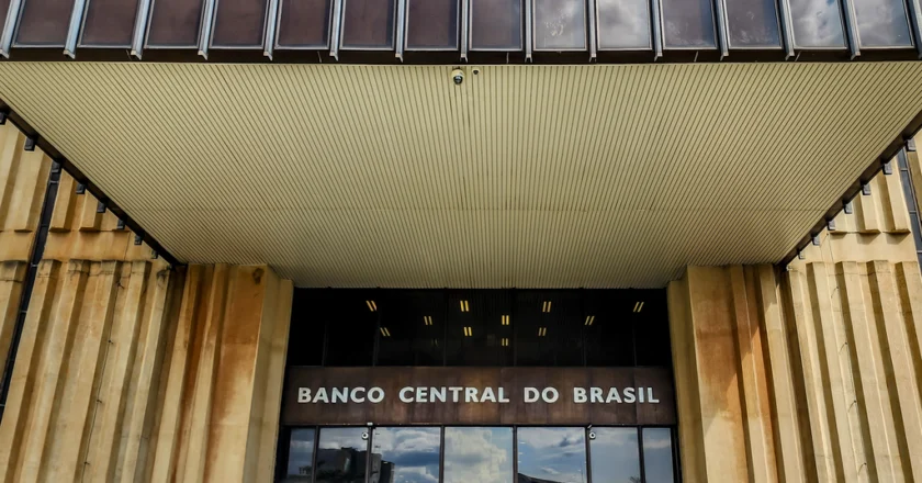 Banco Central simplifica regras de compartilhamento de dados de clientes