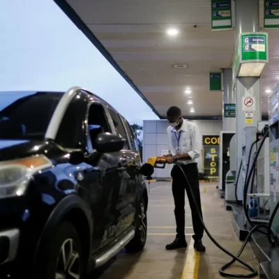 Petrobras anuncia reajuste no preço da gasolina e gás de cozinha