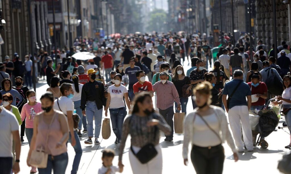 Mulheres são maioria em todas as regiões pela primeira vez. Foto: Luis Cortes / Reuters