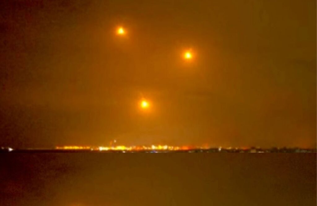 Em Gaza, objetos misteriosos no céu intriga durante conflito. Imagem: Reprodução