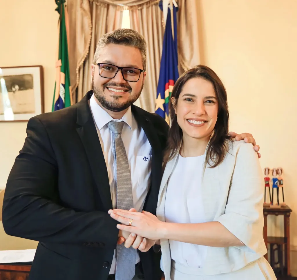 Diogenes Patriota e a governadora Raquel Lyra durante reunião no palácio do Campos das Princesas no Recife. Foto - Divulgação