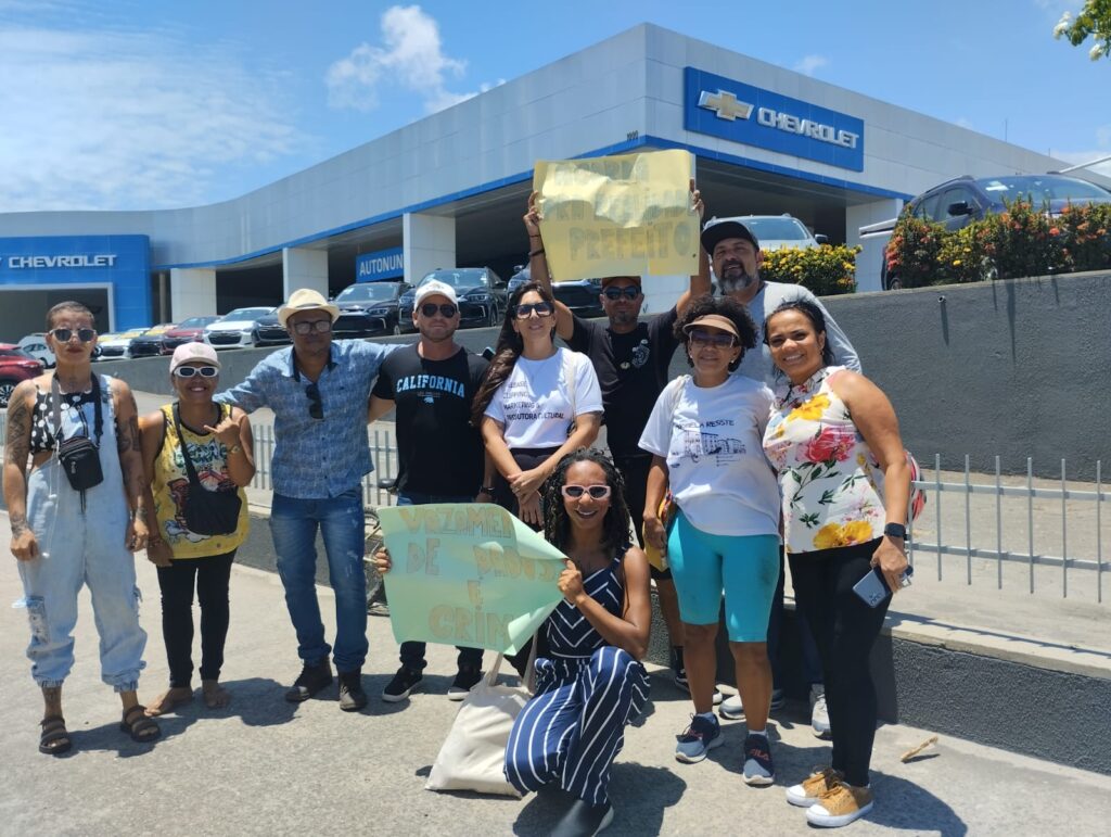 Em Jaboatão produtores culturais realizam protesto.