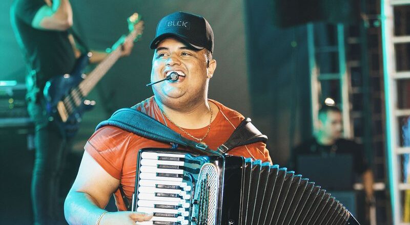 Show de Tarcísio do Acordeon na festa da Padroeira da Escada é anunciado por Mary Gouveia