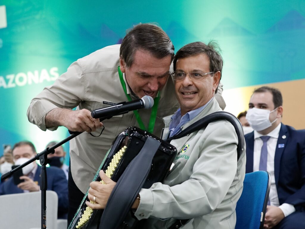 Ex-presidente Jair Bolsonaro com o ex-ministro Gilson Machado Neto. Imagem: Alan Santos/PR