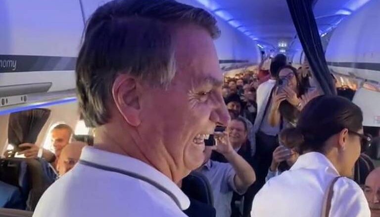 Bolsonaro embarca para posse de Milei na Argentina