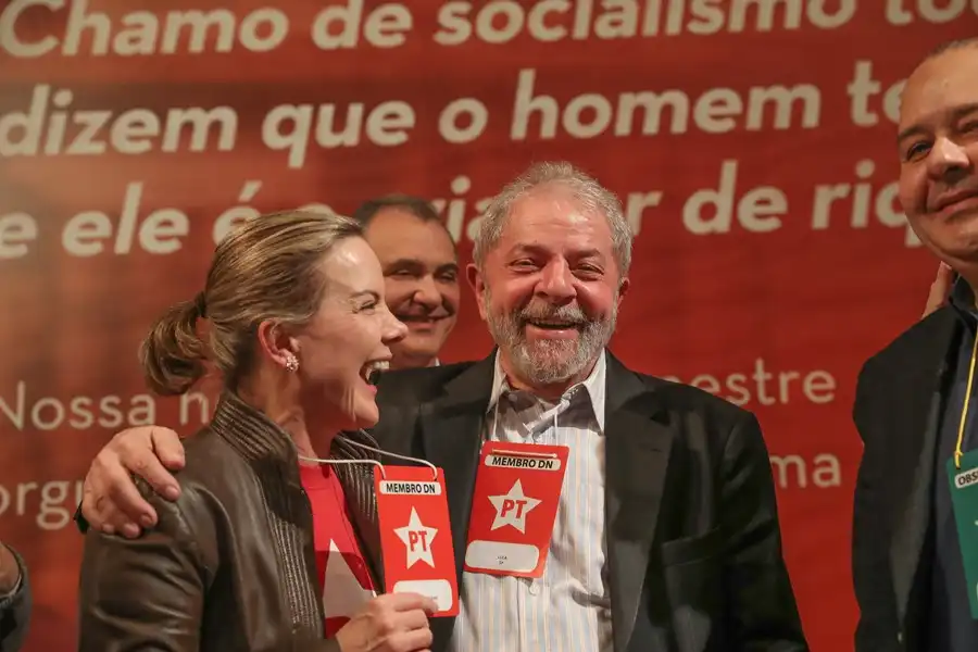 Presidente Lula com a Deputada Gleisi Hoffmann. Foto: Divulgação