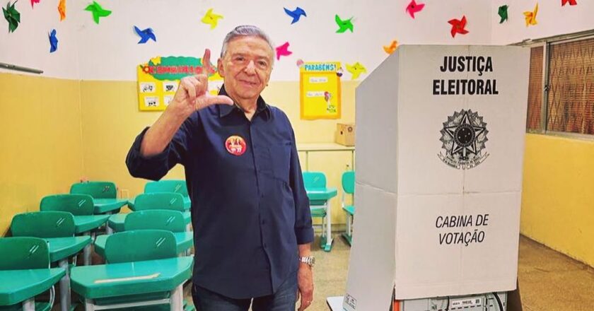 Zé Queiroz lidera intenções de voto para prefeito em Caruaru