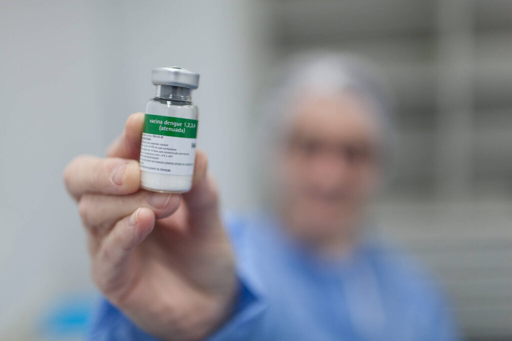 Brasil será primeiro país do mundo a ofertar gratuitamente vacina contra Dengue