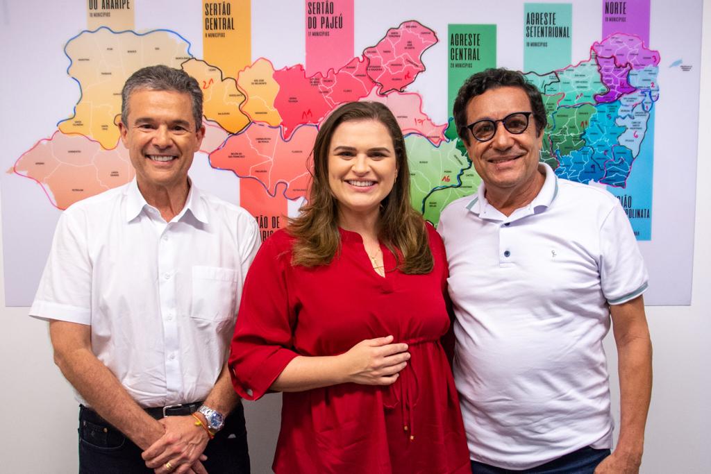 Ex-prefeito Zé Alves ao lado de Marília Arraes e André de Paula. Foto - Divulgação