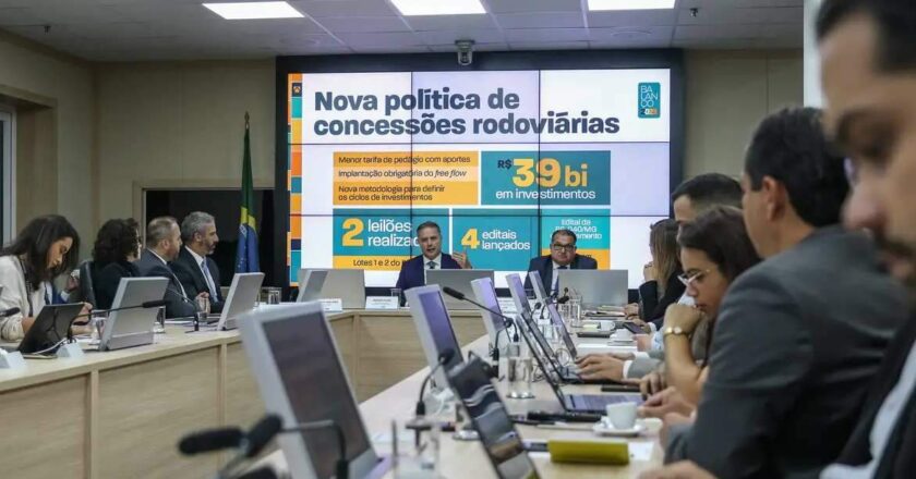 Ministro dos Transportes anuncia investimento bilionário em rodovias e ferrovias até 2026