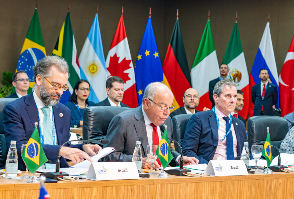 No segundo dia de encontro no Rio, chanceleres abordam mudanças na ONU e desafios do multilateralismo em meio a cenários internacionais complexos.