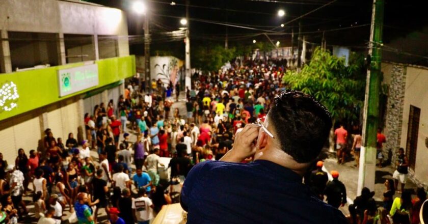 Bloco Juventude em Folia agita Escada com artistas locais