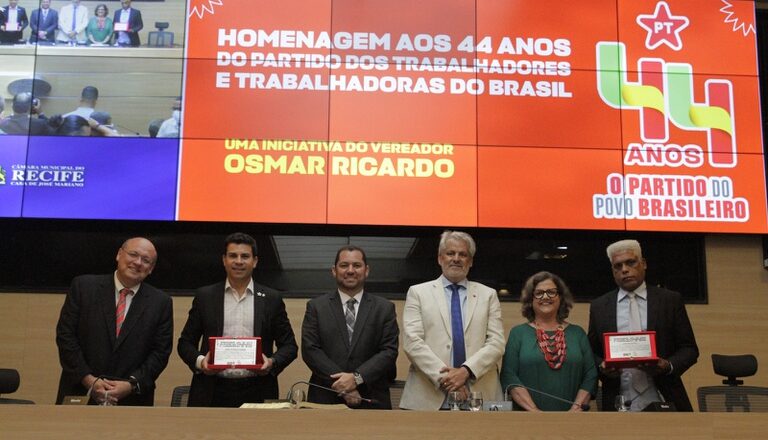 PT celebra 44 anos com homenagem na Câmara do Recife