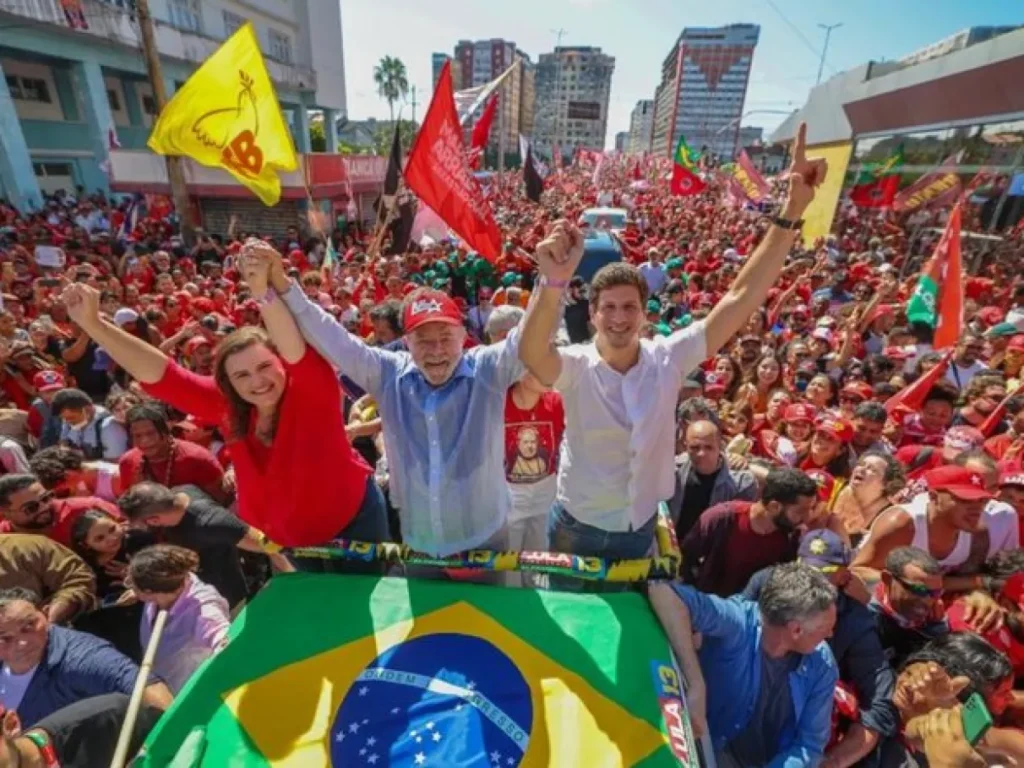 Lula, Marilia Arraes e João Campos durante a campanha de 2022.