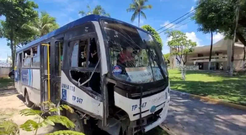 Ministério Público investiga acidente com micro-ônibus