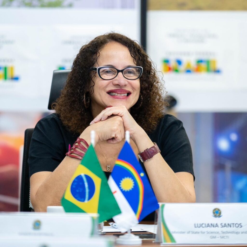 Ministra Luciana Santos fica no cargo. Foto - Divulgação