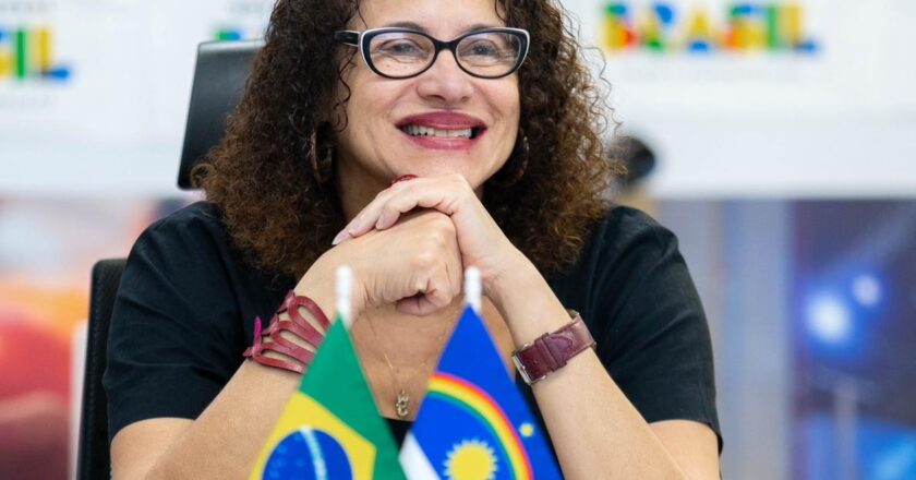 Ministra Luciana Santos decide não concorrer em Olinda