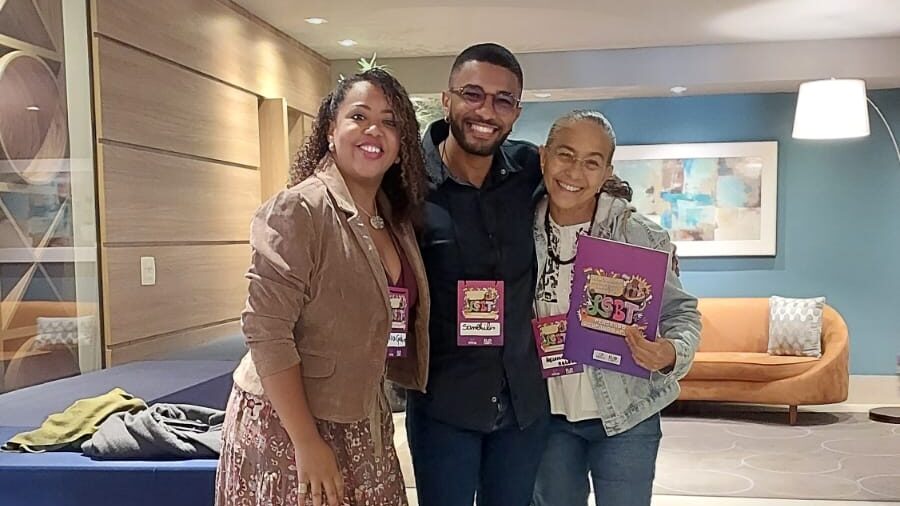 Sanchilis Oliveira ao lado da porta-voz nacional da Rede Sustentabilidade, Heloísa Helena, e Alice Gabino que é membro da executiva nacional.