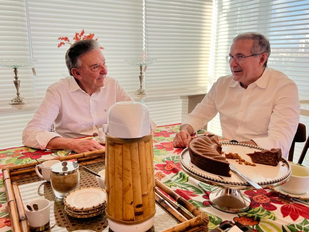 Zé Queiroz do PDT terá o ex-senador Douglas Cintra do PSB como vice. Foto - Divulgação