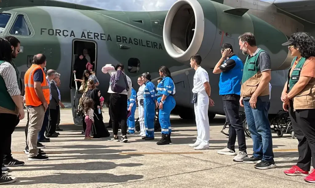 Sétimo voo da FAB com 82 repatriados do Líbano chega a São Paulo. Foto - Divulgação