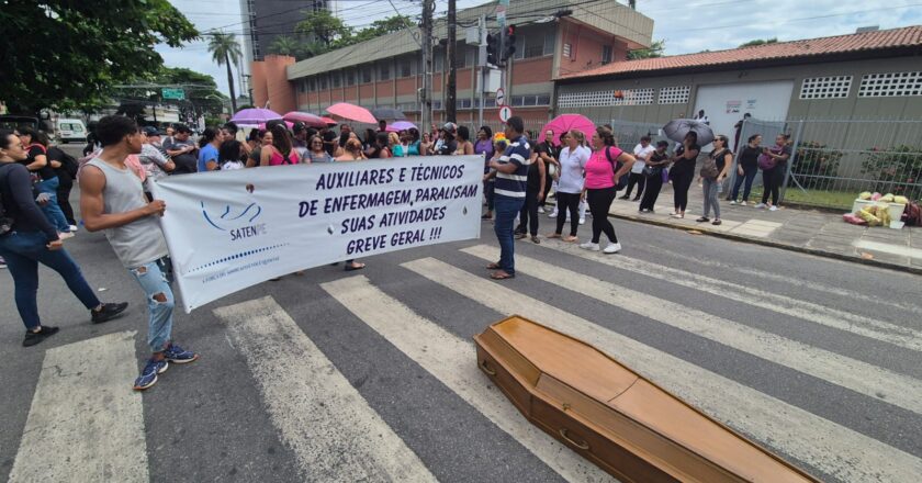 Técnicos de Enfermagem da Hapvida seguem em greve