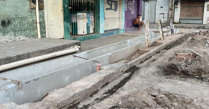 Obras inacabadas afetam moradores em Jaboatão