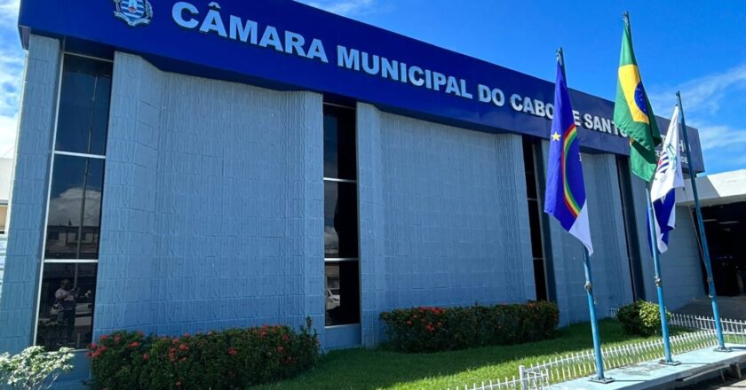 Câmara do Cabo aprova aumento salarial de prefeito e secretários