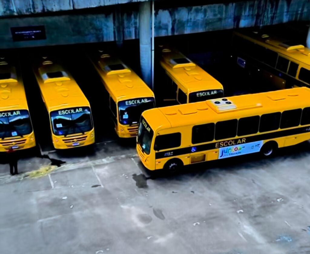 A entrega do ônibus escolar em Primavera é mais um passo de Jeyson Falcão para melhorar o transporte e a educação local.