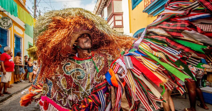 Maracatus de Baque Solto tomam Nazaré da Mata no Carnaval