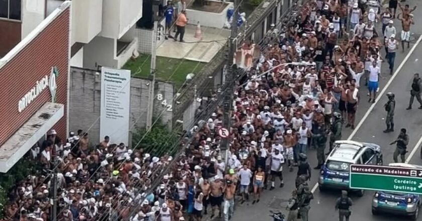 Torcidas de Sport e Santa Cruz causam o caos nas ruas do Recife