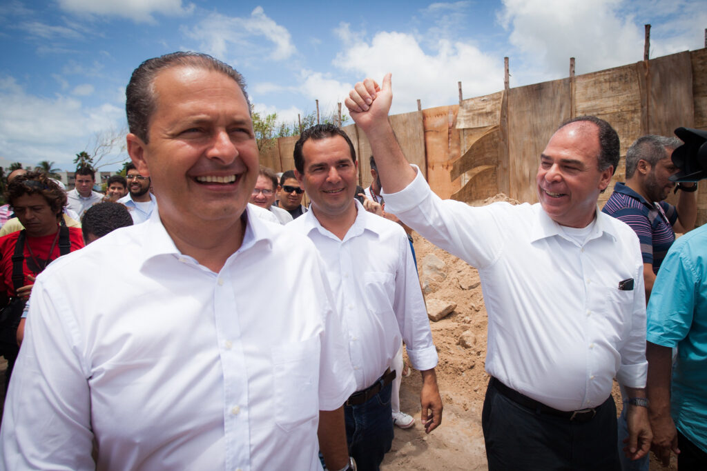 Fernando Bezerra e espólio de Eduardo Campos têm bens bloqueados