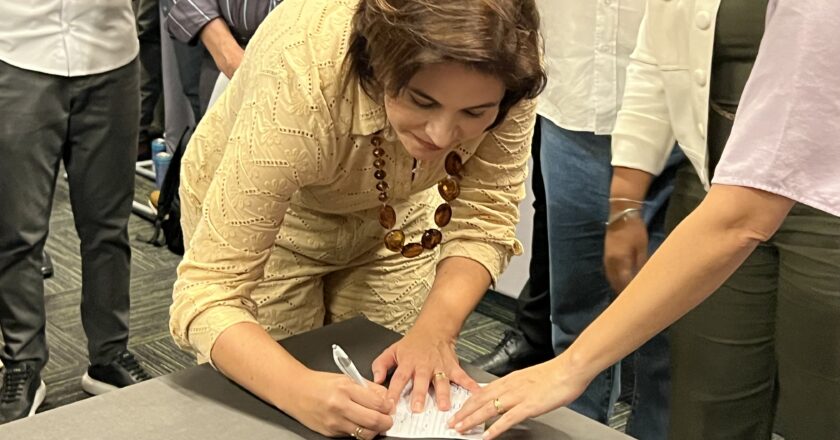Priscila Krause se filia ao PSD com apoio de Raquel Lyra