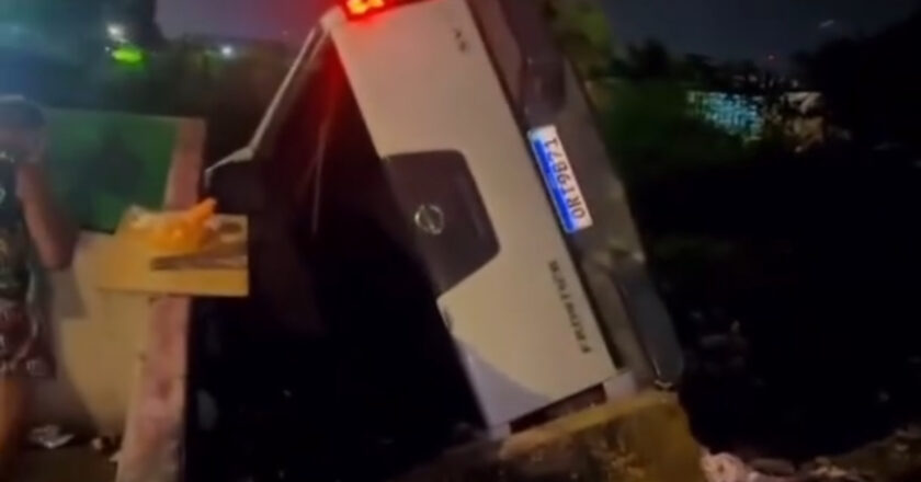 Trem atinge carro com comerciantes em Jaboatão dos Guararapes