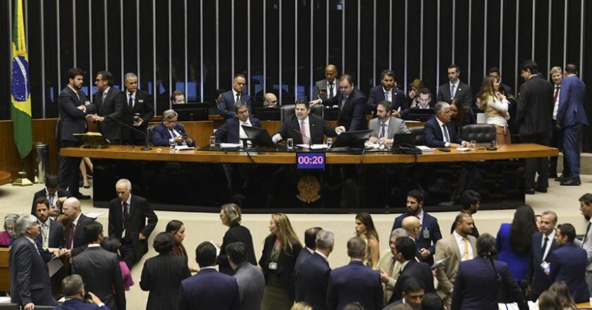 Fundo Partidário sobe para R$ 1,3 bi após veto ser derrubado