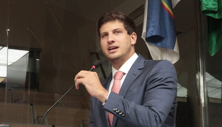 João Campos pede R$ 900 mi e Câmara do Recife aprova