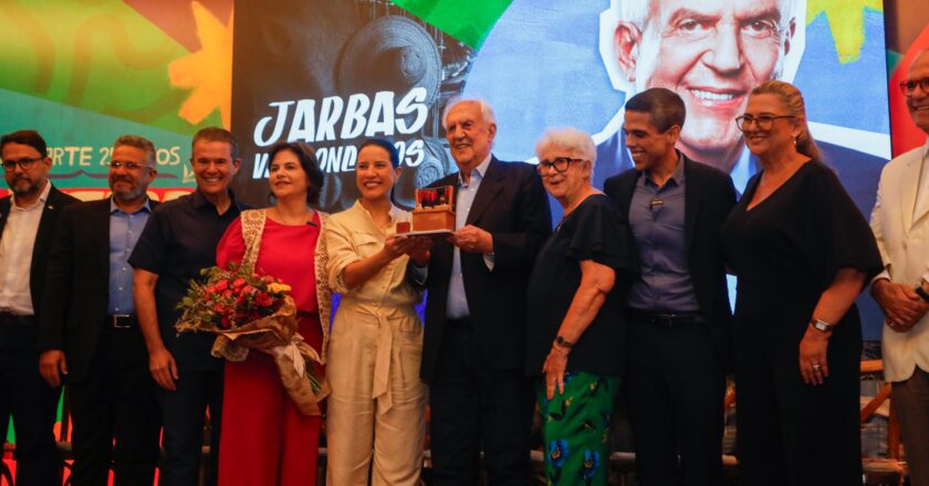 Fenearte celebra 25 anos e faz homenagem a Jarbas Vasconcelos