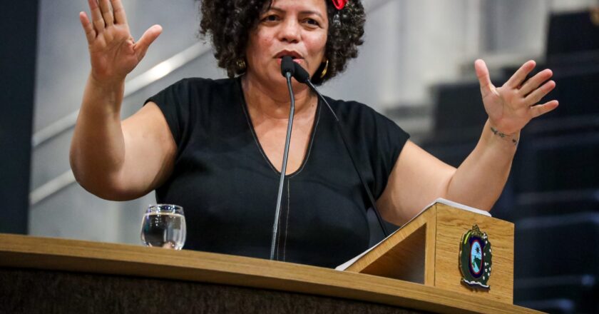 Dani Portela é cobrada por apoio a Ivan Moraes no PSOL