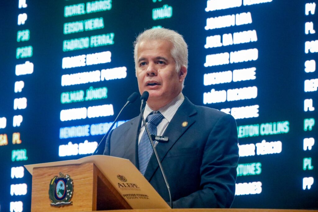 Edson Vieira, ex-prefeito de Santa Cruz do Capibaribe, diz que condenação por improbidade será reformada no TJPE.