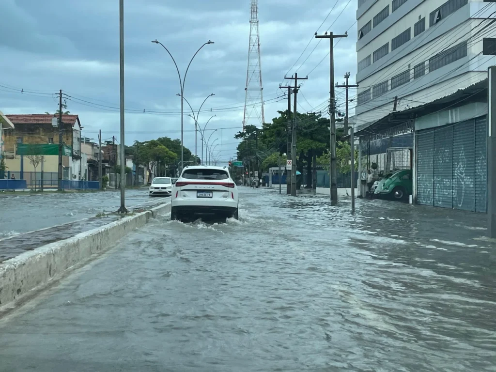 APAC emite novo alerta de chuvas moderadas no Recife
