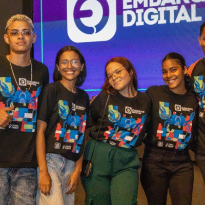 Embarque Digital oferece vagas em tecnologia