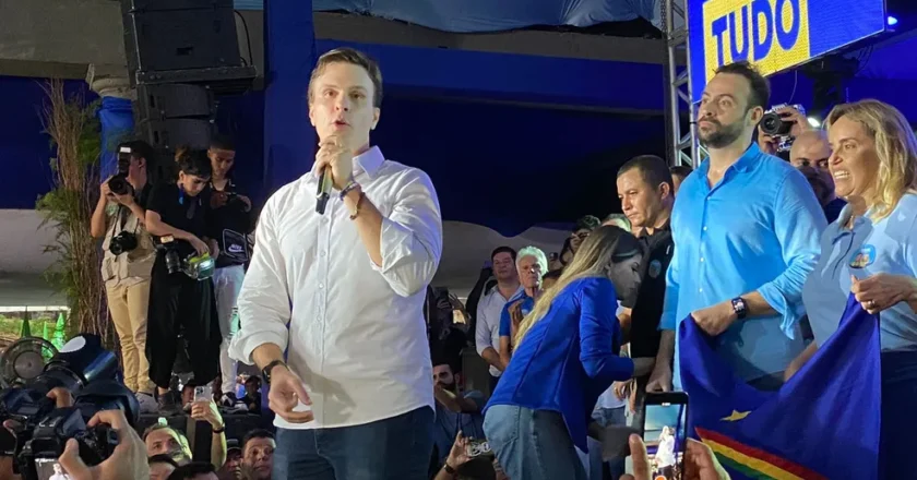 Miguel Coelho anuncia pré-candidatura ao Senado
