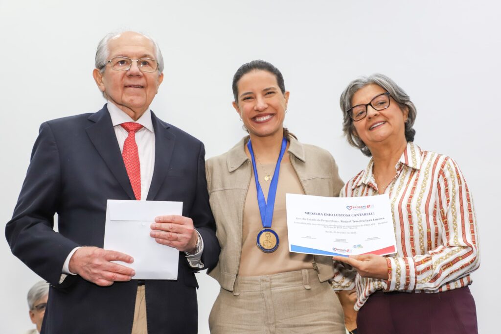 Raquel Lyra assina ordem para ampliar Procape-UPE
