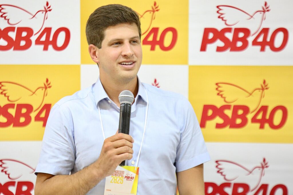 PSB avalia candidatura de João Campos ao governo