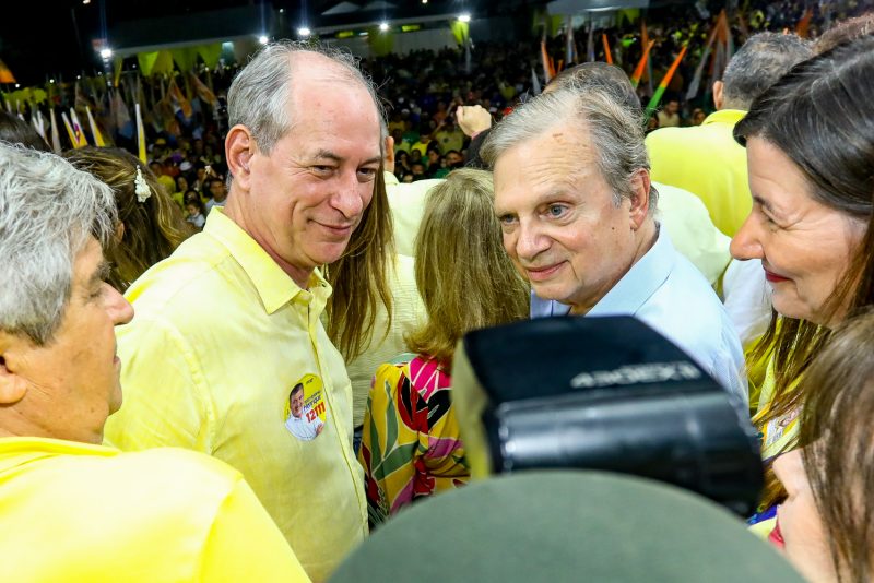 Ciro Gomes ex-governador e Tasso Jereissati ex-senador durante a campanha em 2022. Foto: Divulgação