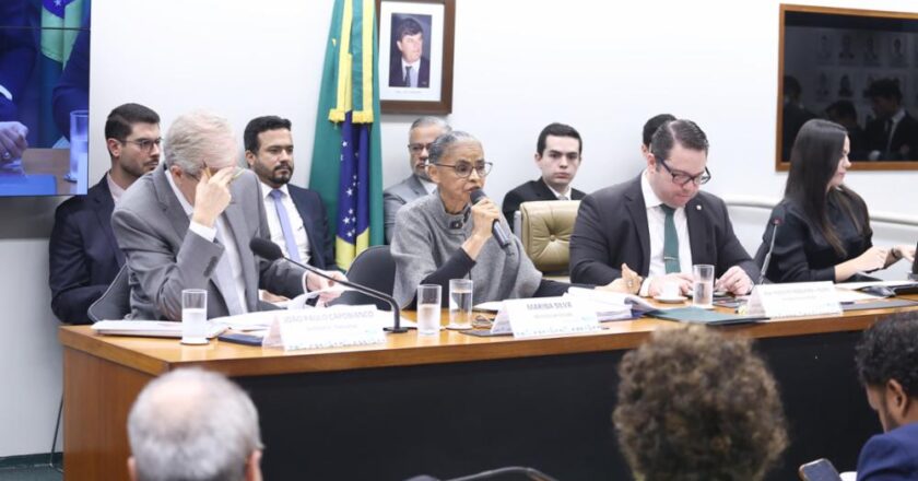 Marina Silva volta ao Congresso e enfrenta ataques