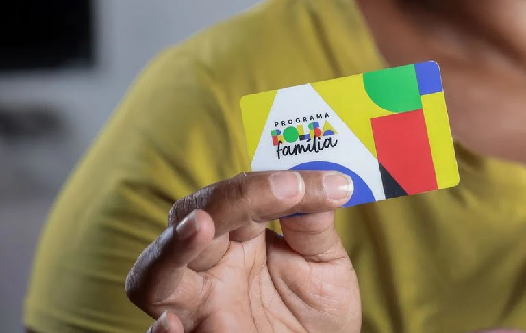 Medida inclui pessoas em situação de rua, risco social e insegurança alimentar no Bolsa Família.