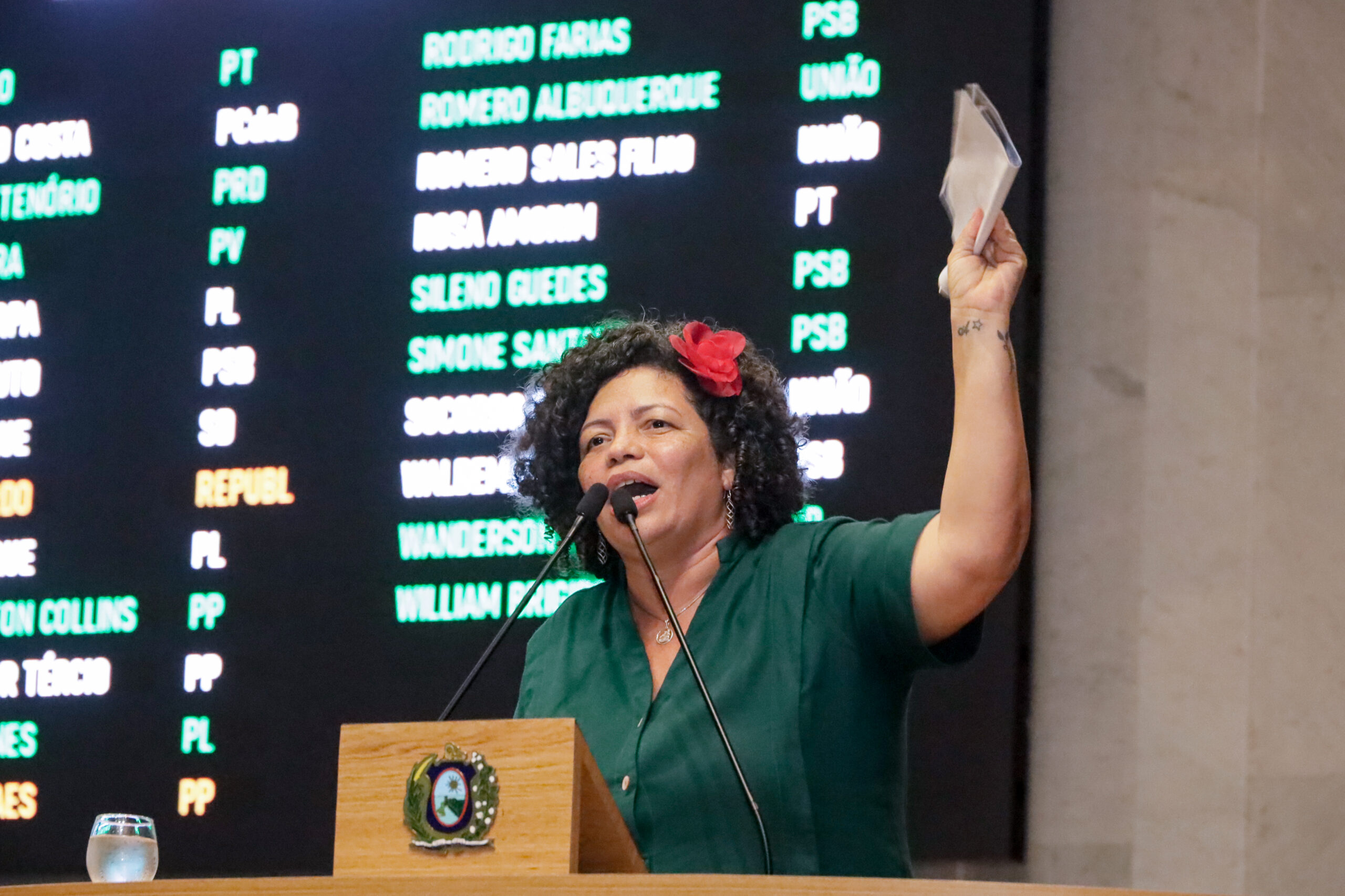 Denúncia e resposta: Dani Portela contesta acusações