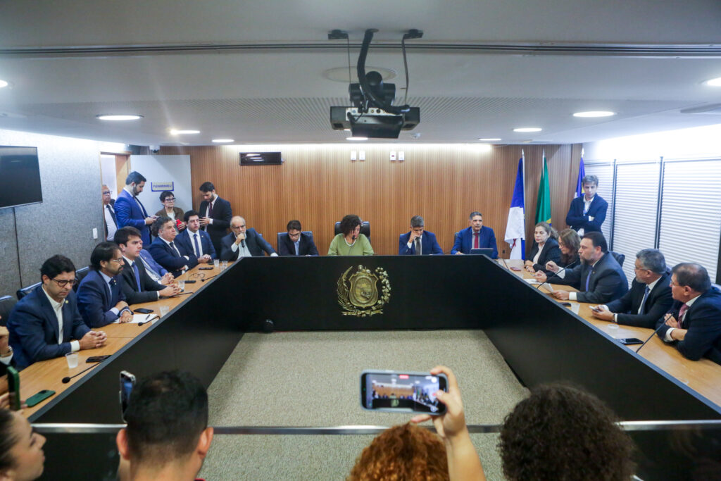 A manobra da oposição e o risco de um xeque-mate judicial