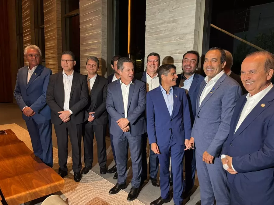 Lideranças do Centrão se reuniram em Brasília para discutir estratégias eleitorais de 2026 em jantar com governadores e dirigentes.