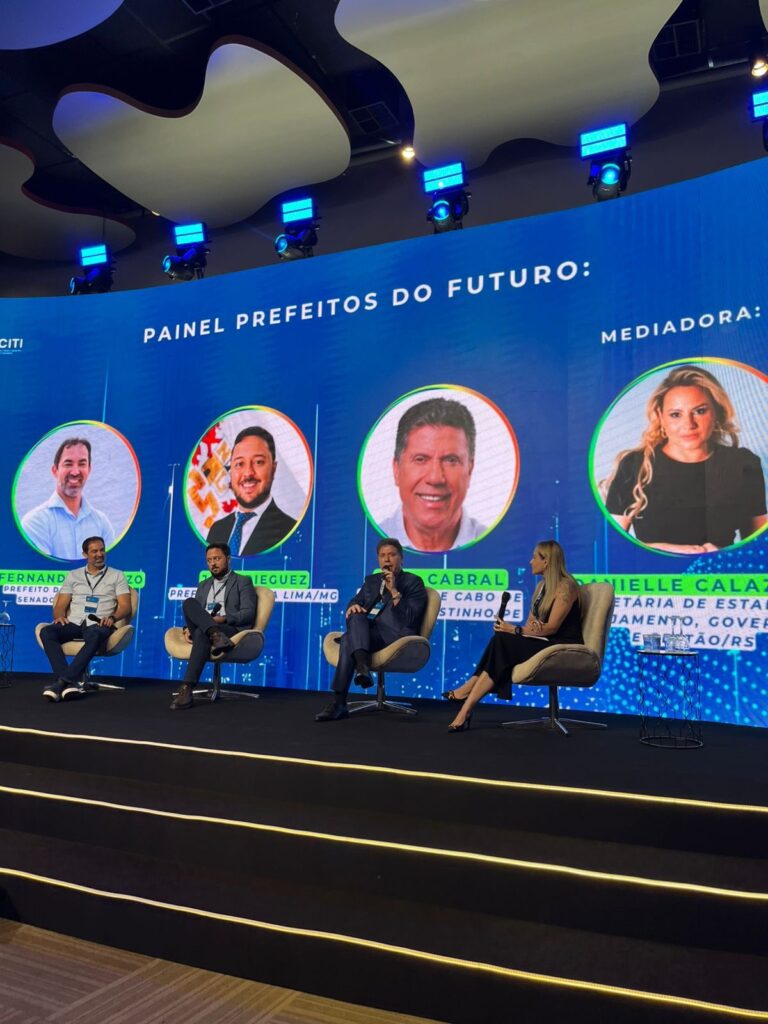 Lula Cabral participou do seminário da ANCITI e expôs ações voltadas à tecnologia, mobilidade e segurança pública.
